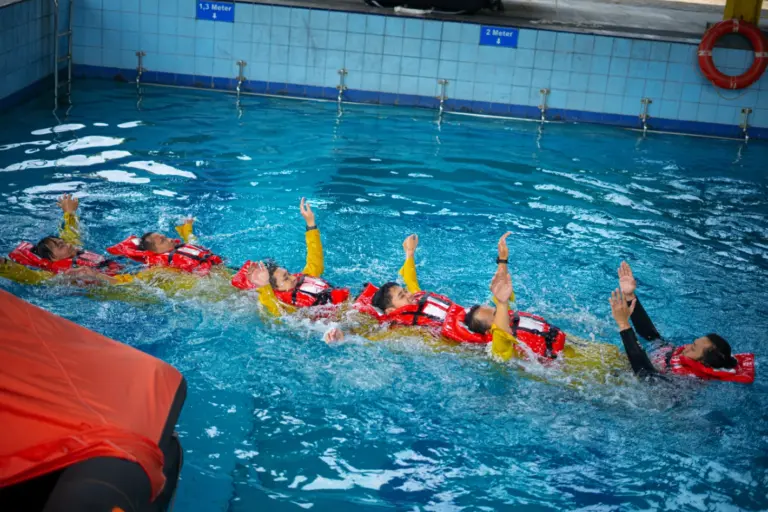 Further Offshore Emergency Training with Compressed Air Emergency Breathing System (FOET with CA-EBS)