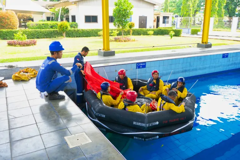 Further Offshore Emergency Training with Compressed Air Emergency Breathing System (FOET with CA-EBS)