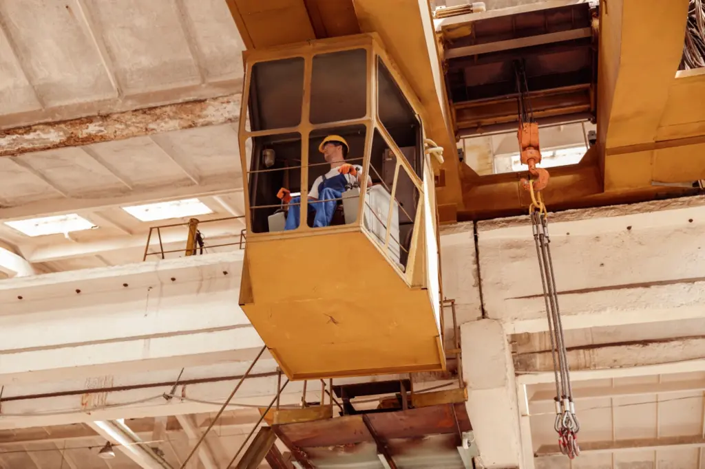 Operator Overhead Crane Kelas I (Class I Overhead Crane Operator)