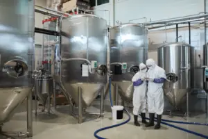 Petugas Keselamatan dan Kesehatan Kerja Kimia (Chemical Occupational Safety and Health Officer)