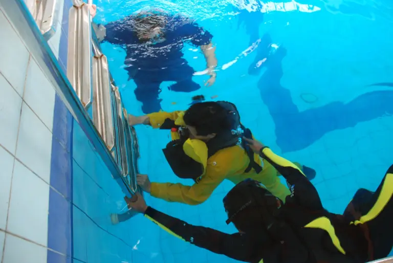 Tropical Further Offshore Emergency Training with Emergency Breathing System