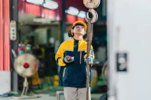 Operator Overhead Crane Kelas III (Class III Overhead Crane Operator)