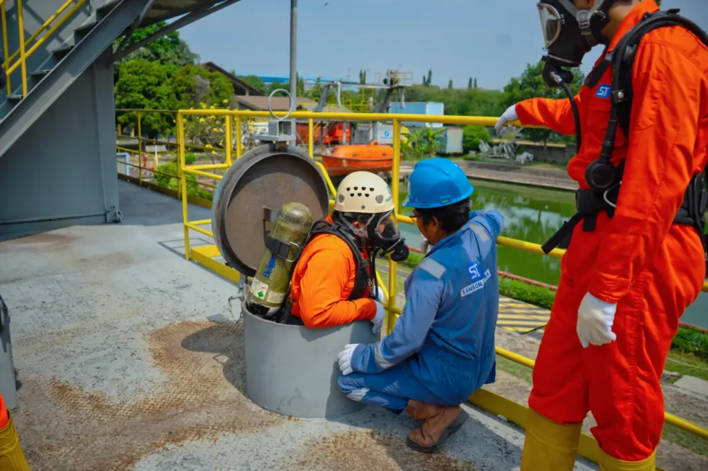 Teknisi K3 Ruang Terbatas (Occupational Safety and Health Confined Space Technician)