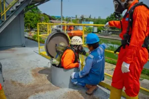 Teknisi K3 Ruang Terbatas (Occupational Safety and Health Confined Space Technician)